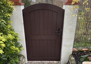 Portillon extérieur en bois